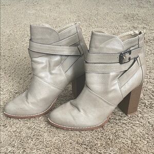 Shoe Dazzle Light Gray Heeled Boots